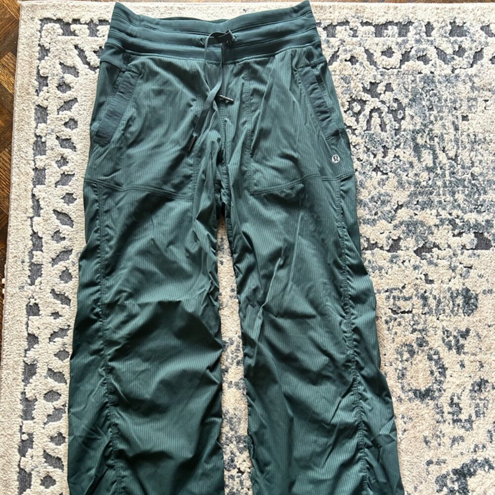 Lululemon pant size 4